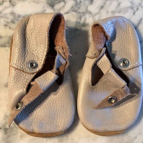 Mom Petit shoe, Size 6, soft beige color, gently worn with bag included - Picture 4 of 6